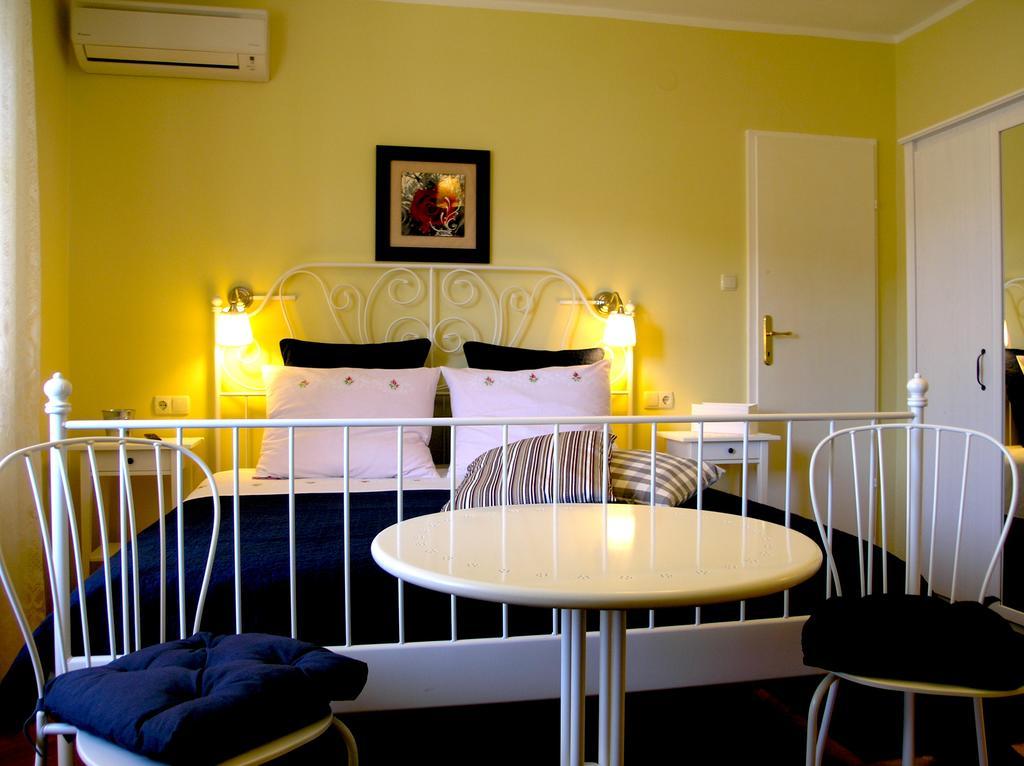 Hotel House Rozi Palit Zimmer foto